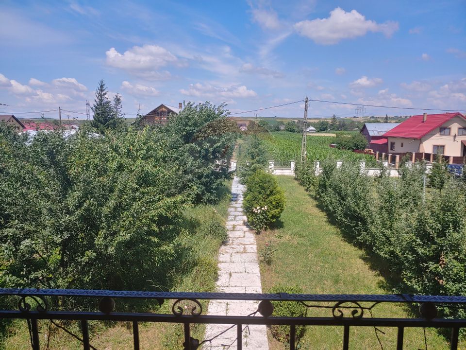 Casă / Vilă de lux cu 5 camere de vânzare în Vadu Moldovei, Suceava