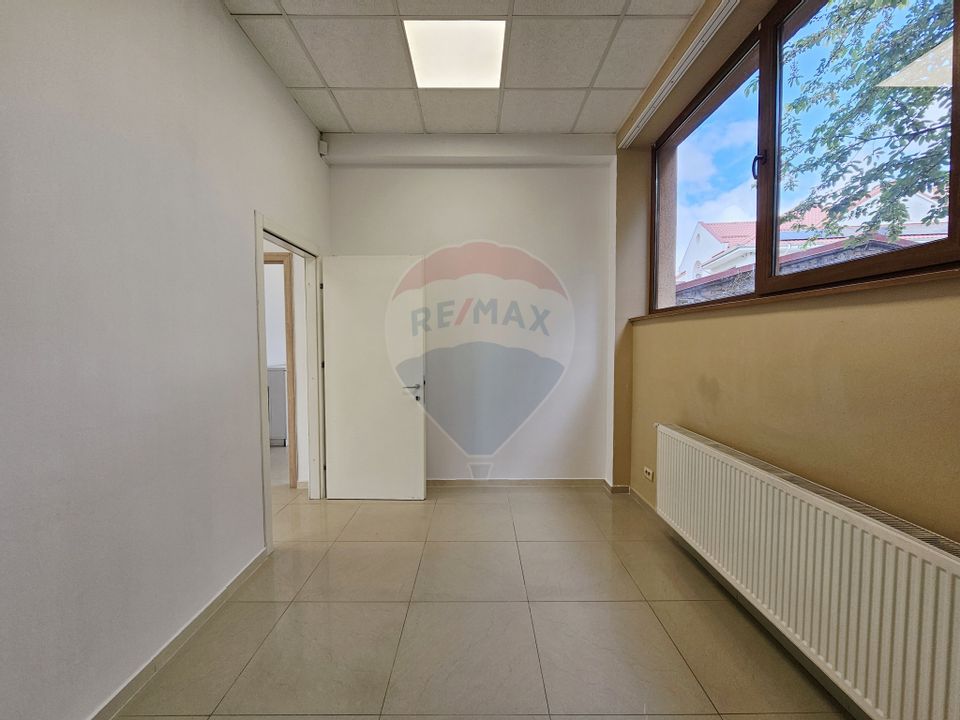 124.22sq.m Commercial Space for rent, Central area