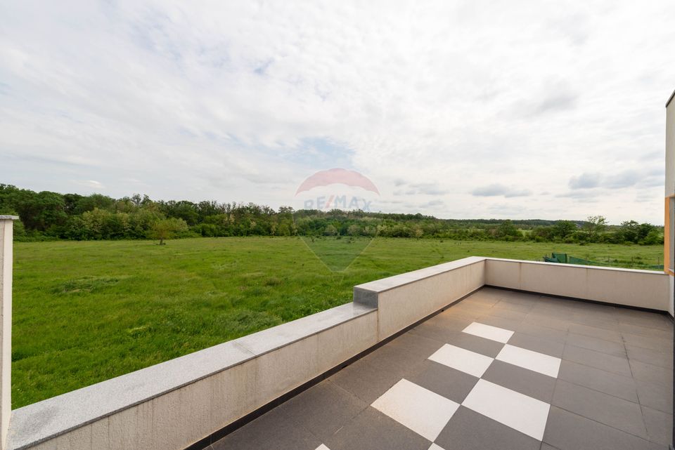 House - Villa 4 rooms in Pantelimon Magic Lake, Cernica forest