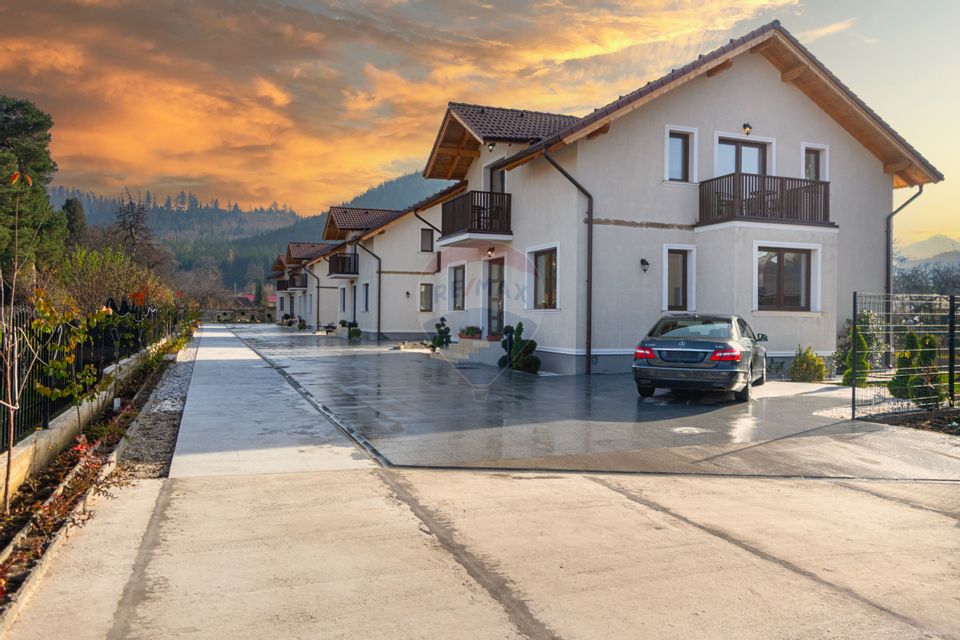 CASE NOI ÎN ARHITECTURĂ ALPINO-MODERNĂ CU ALEE PRIVATA | CRISTIAN