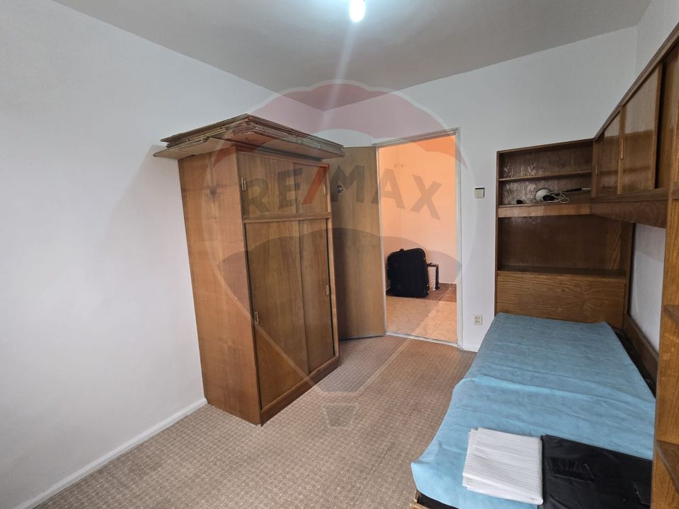 Apartament cu 3 camere de vânzare în zona Bucur Obor