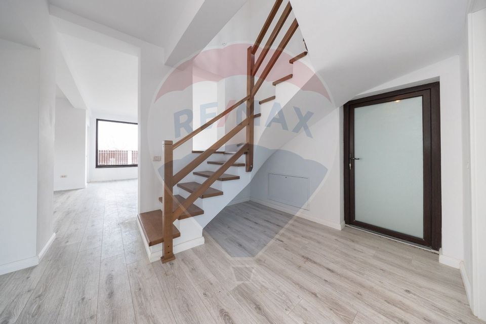 4 room House / Villa for sale