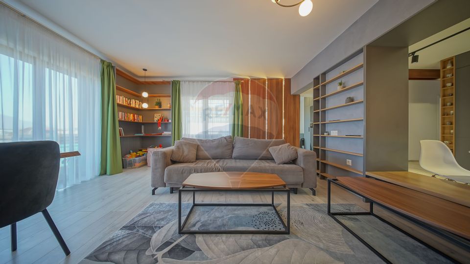 Vilă modernă, cu garaj, panouri și pompă de căldură, Cristian