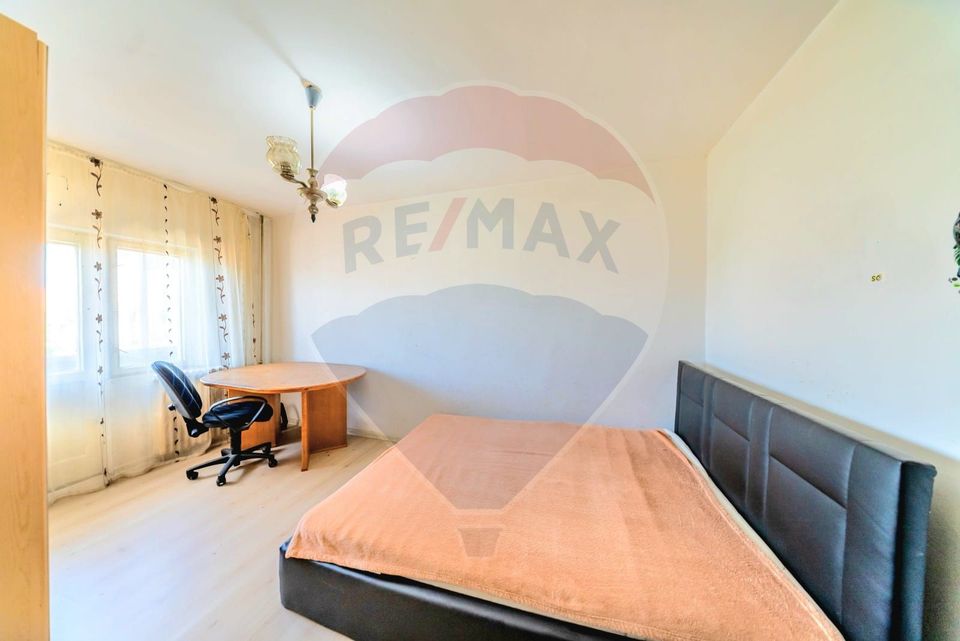 Apartament 3 camere, 96 mp, central, Sebiș – exclusiv RE/MAX