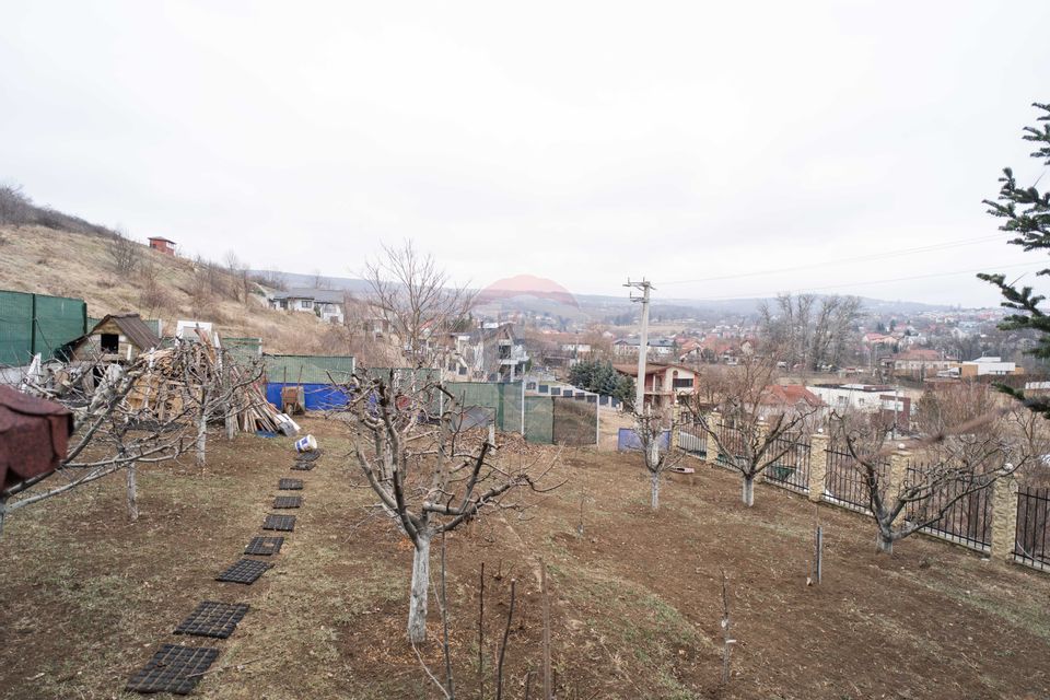 Casă / Vilă cu 3 camere de vânzare în zona Bucium