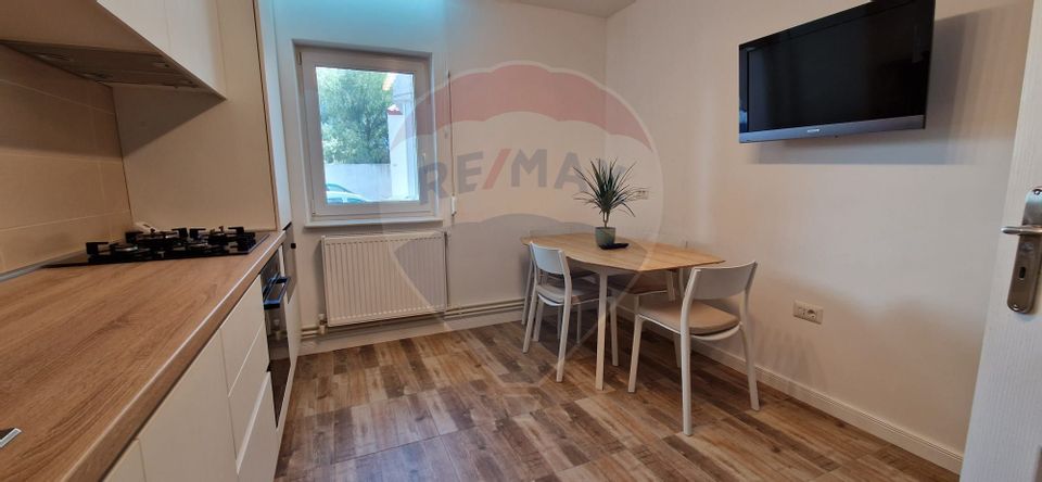 Apartament cu 2 camere de închiriat în zona Capitol