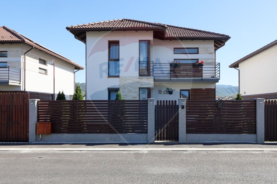 Vila mobilata modern, piscina, zona de interes Ghimbav!