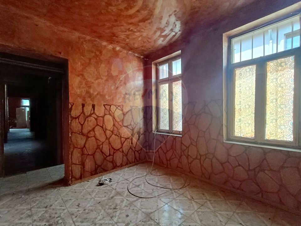 Vanzare Vila Interbelica Stradala, Pta Regina Maria, Ocazie Investitie