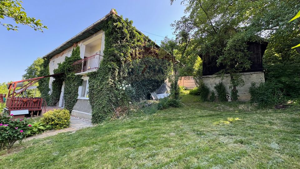 Casa intr-o locație cu panorama deosebita, in zona Mosnei