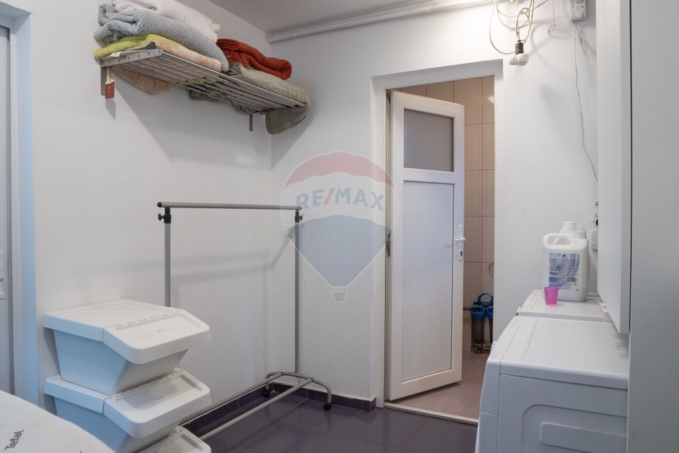 DE VANZARE Reședință Premium cu Piscină și Teren Generos – Chiajna