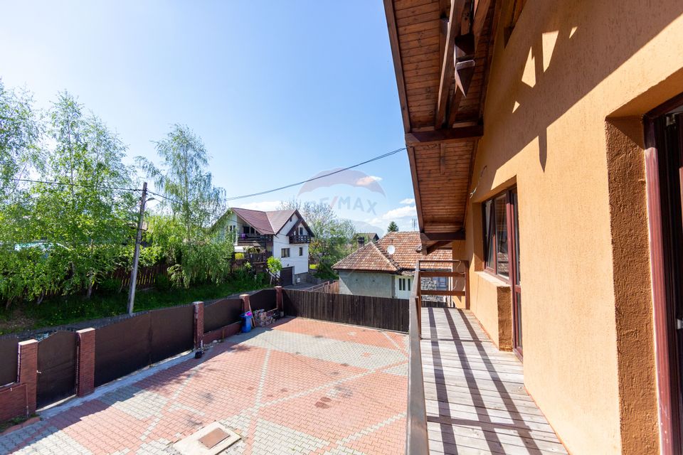 Casă individuala cu priveliste, 5 dormitoare, teren generos Baciu