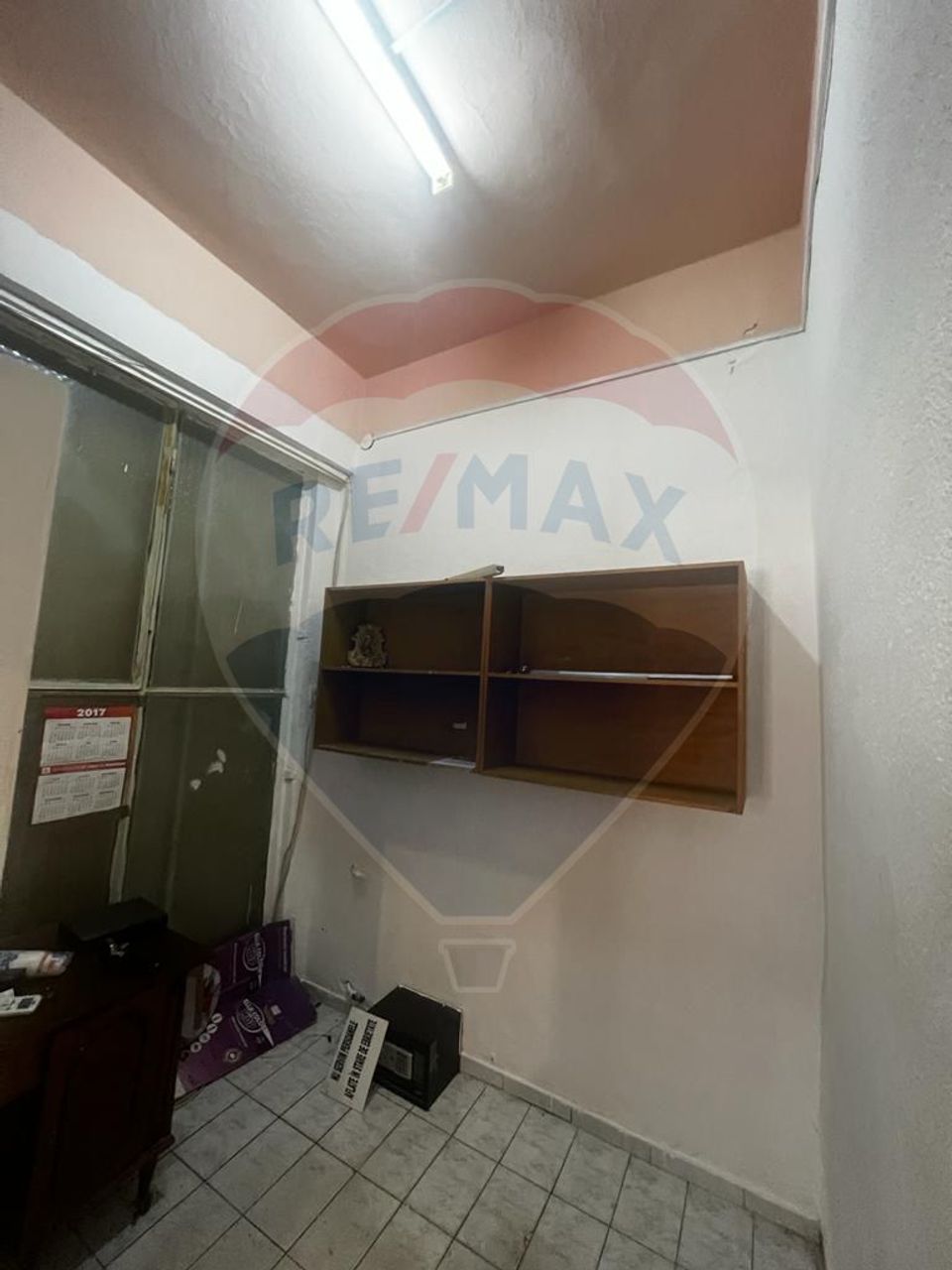100sq.m Commercial Space for rent, Obor area