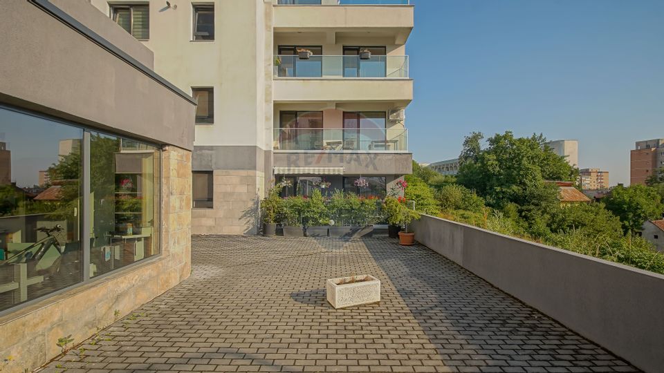 PENTHOUSE cu 3 terase și parcare subterană,  în inima Brașovului