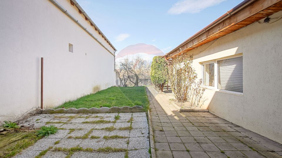 Casă cu 7 Camere + Spațiu Comercial, Oportunitate Rară, Comision 0%