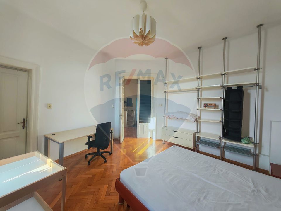 Apartament 4 camere - zona Universitate - Cavafii Vechi