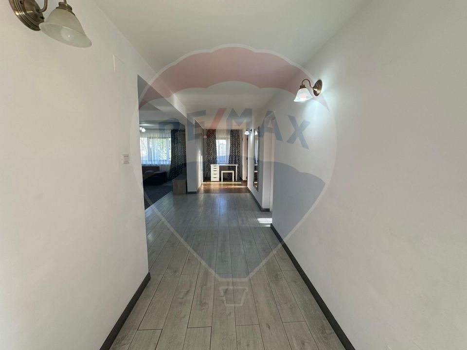 Casă / Vilă cu 5 camere de închiriat