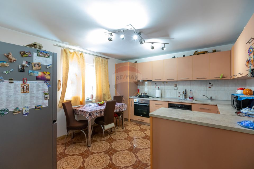 4 room House / Villa for sale