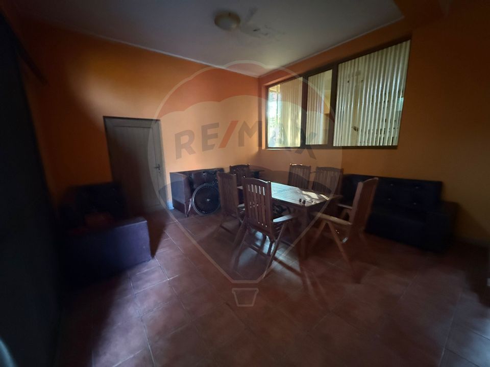 De vânzare Casă / Vilă 5 camere + 5.300 mp teren Slobozia Moara, DB
