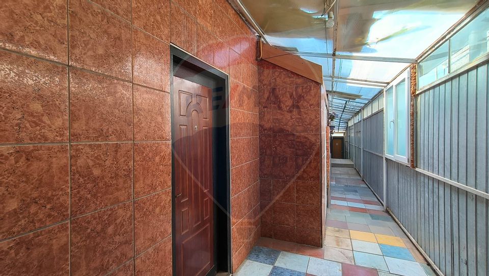 Casă cu 3 camere de vânzare în zona Piața Centrală