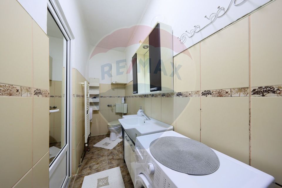 Casă 6 camere și teren 1200 mp