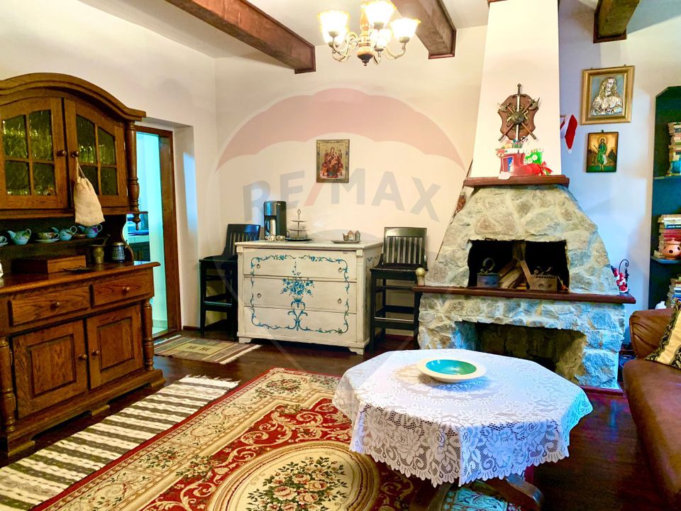 Pensiune cu 13 camere de vânzare in Bulz