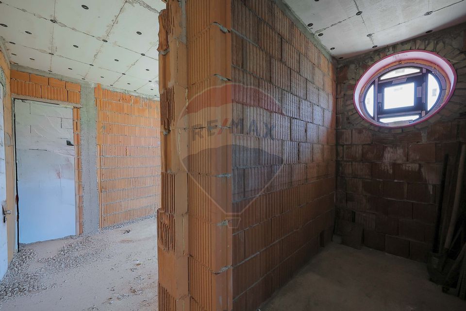 De vânzare casă cu un proiect deosebit, la roșu , Str. Gheorghe Doja