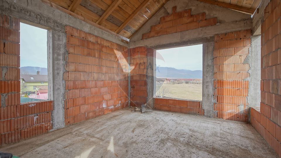 COMISION 0% Casă Individuala La Rosu cu teren de 4000 mp in Crizbav