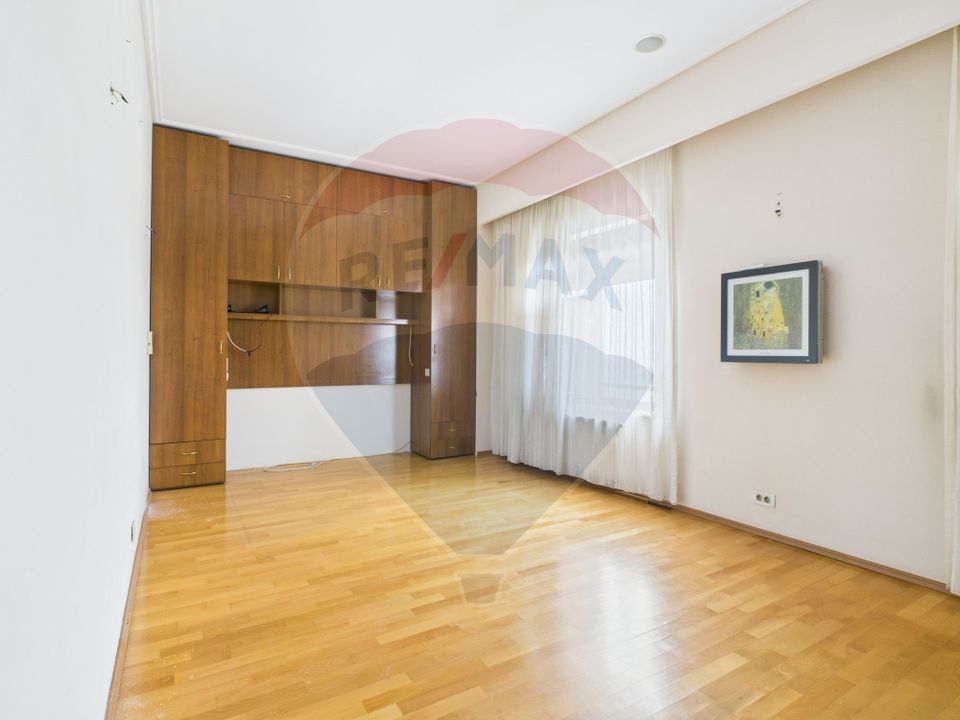 5 room Apartment for sale, Stefan cel Mare area