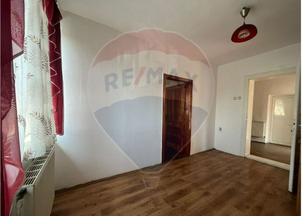 Vilă multifuncțională centrală Șelimbăr – 3 ap. sau birouri