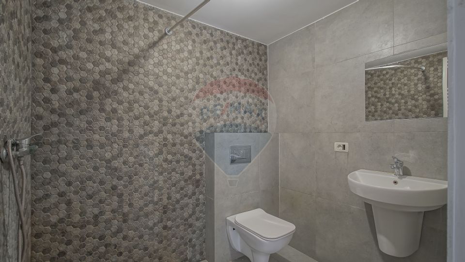 Versatile property in Brasov – Ideal for home or business!