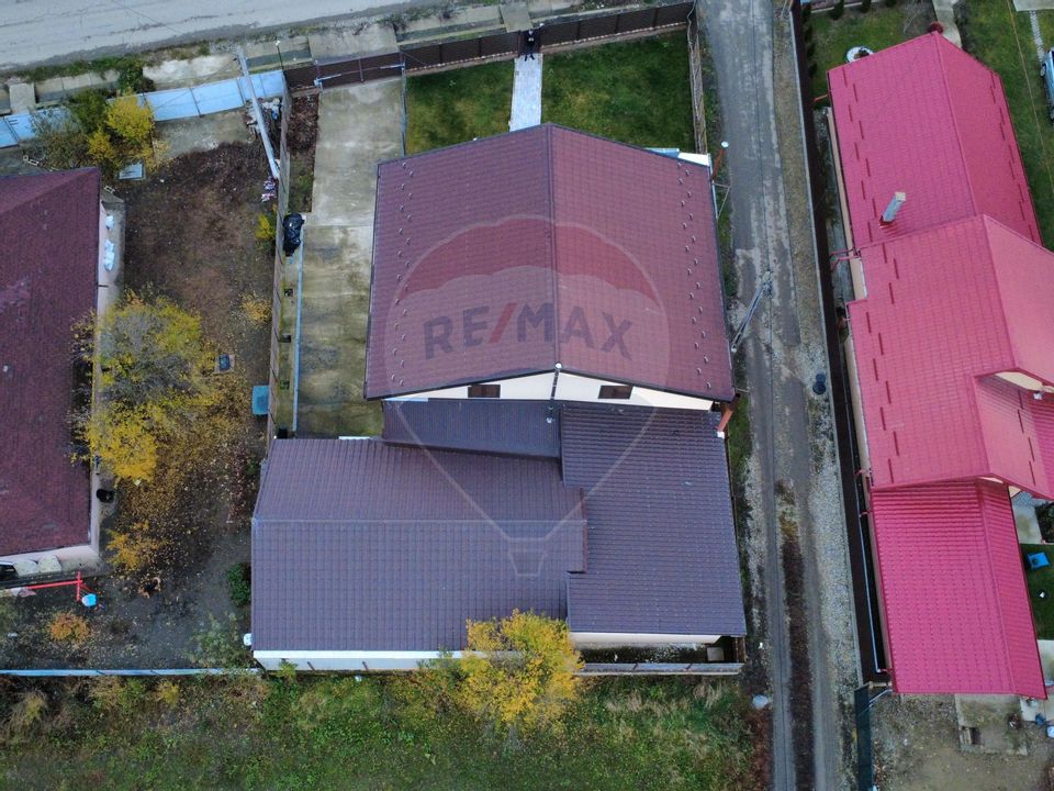 Casă premium cu 5 camere de vânzare în Șerbești, comuna Săucești