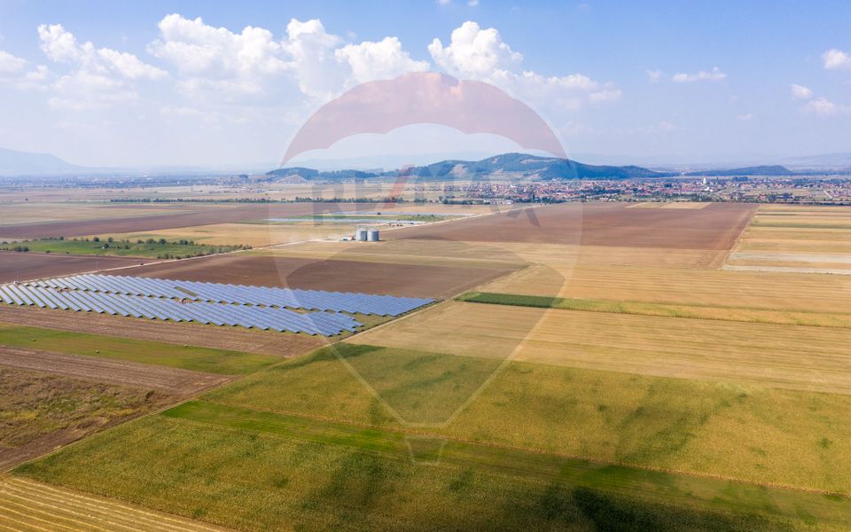 Teren Hărman pretabil dezvoltare industrială, 24980 mp