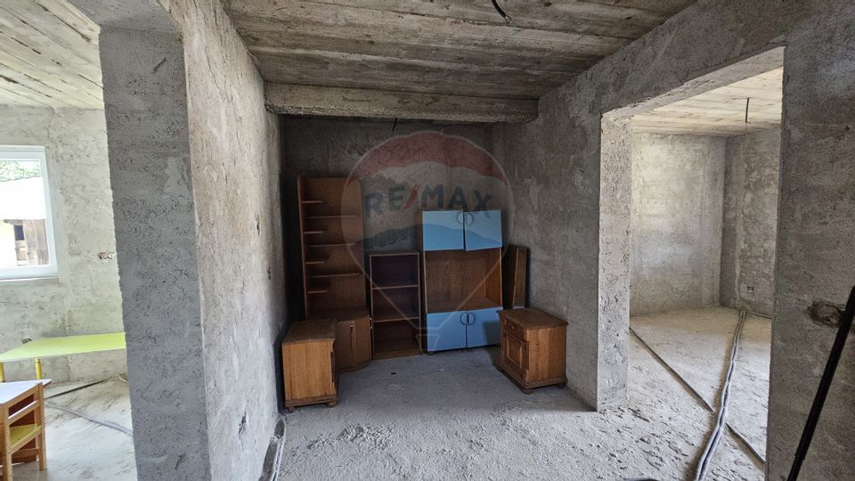 Casă / Vilă, teren 1700mp,  în Lisaura-Ipotești, Suceava