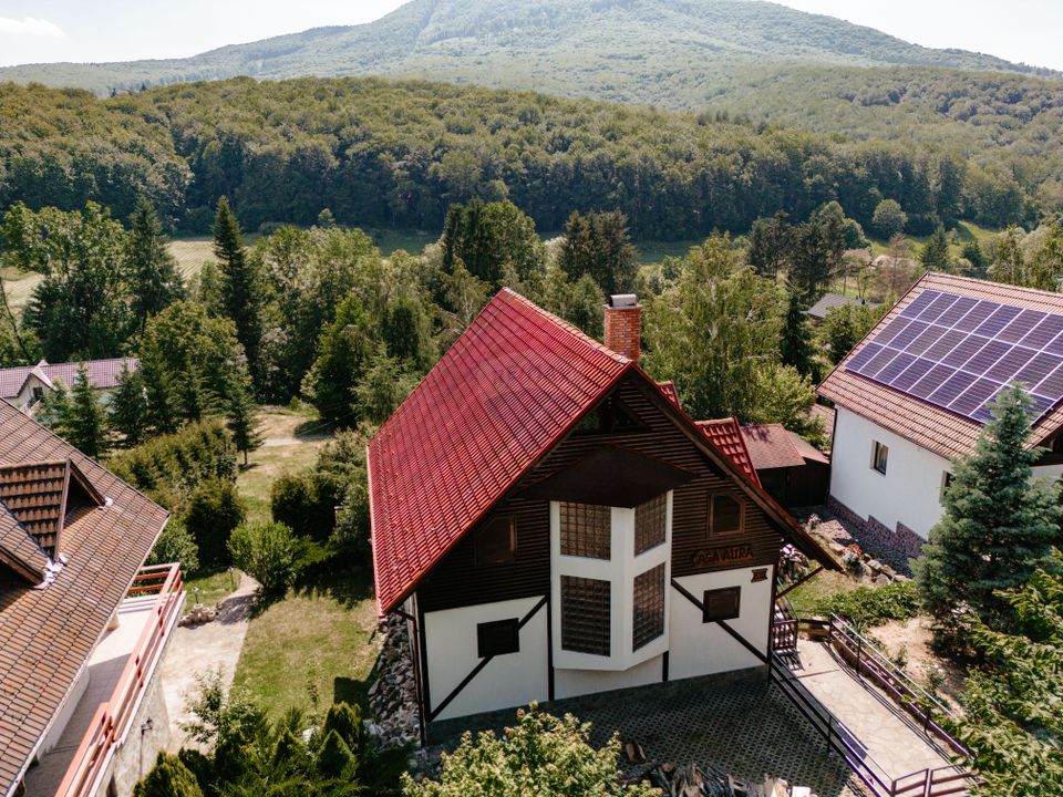 Vilă cu 6 camere, teren de 1000mp, într-un resort montan privat