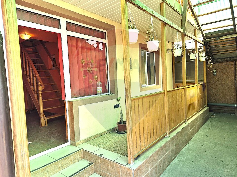 6 room House / Villa for sale, Serbanesti area