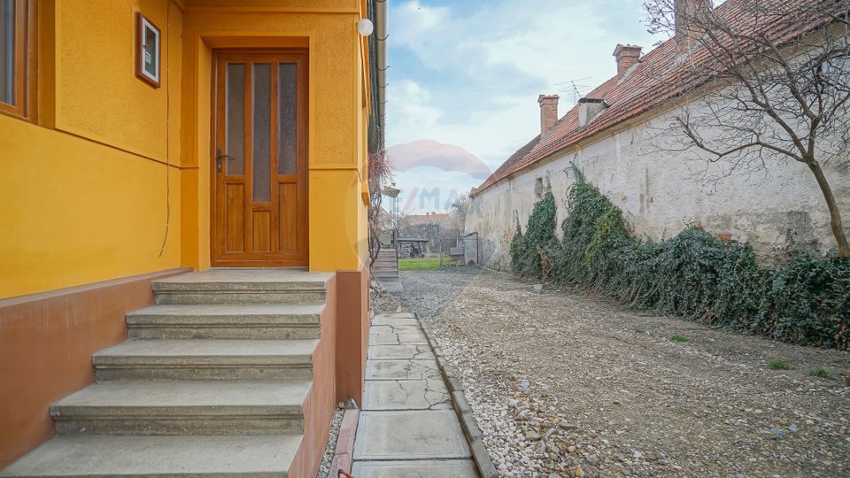 5 room House / Villa for sale, Cernatu area
