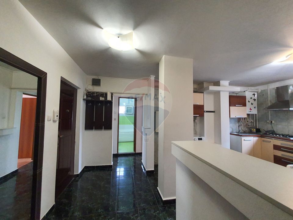 Apartament cu 3 camere de închiriat în zona Nord, etajul 2