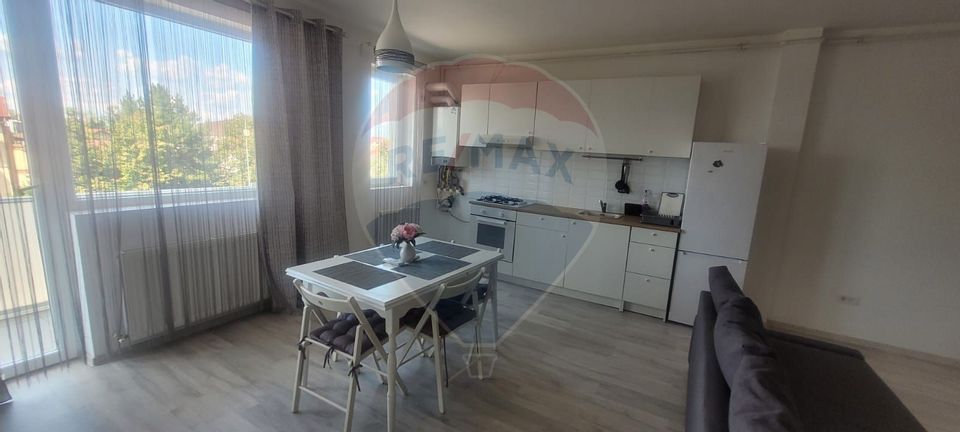 Apartament 2 cam langa lac si padure