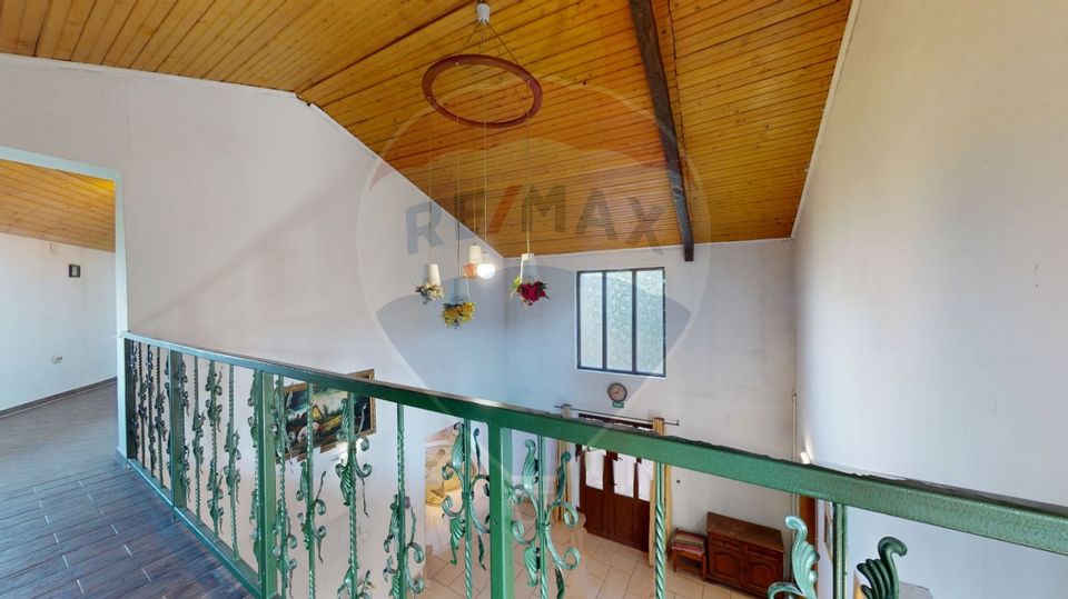 10 room Hotel / Pension for sale