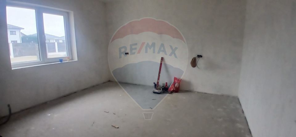 5 room House / Villa for sale