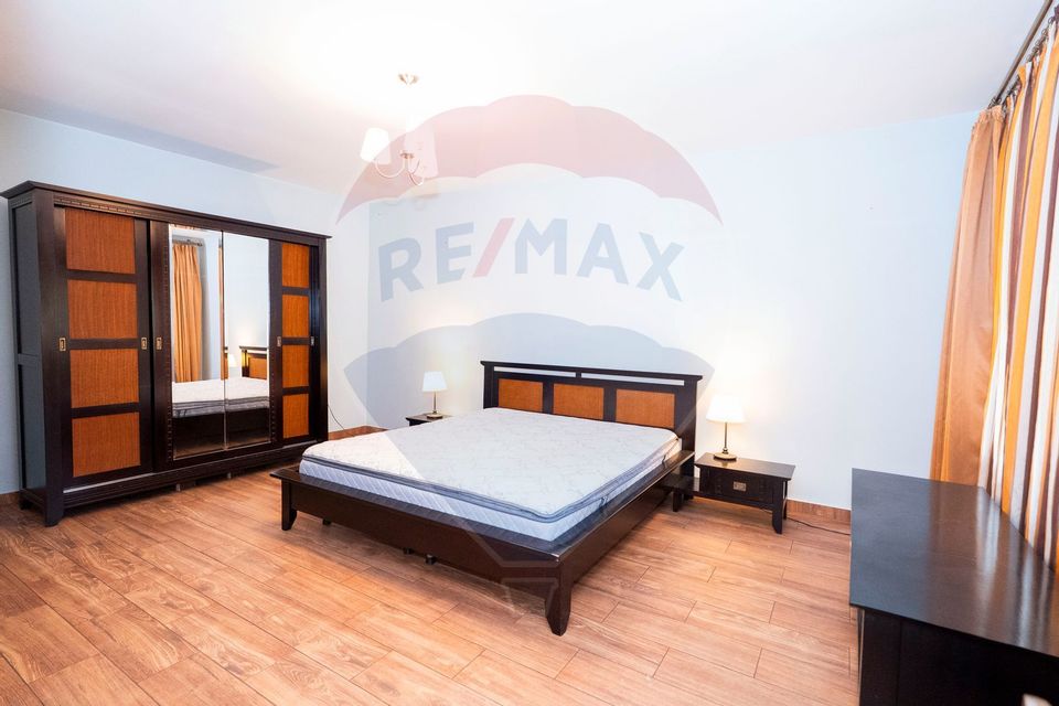 Casa 5 camere + spațiu comercial  zona centrala