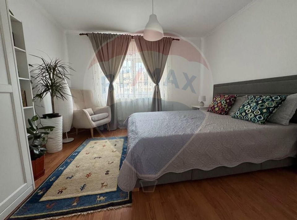 Casă / Vilă cu 6 camere de vânzare în zona Ultracentral