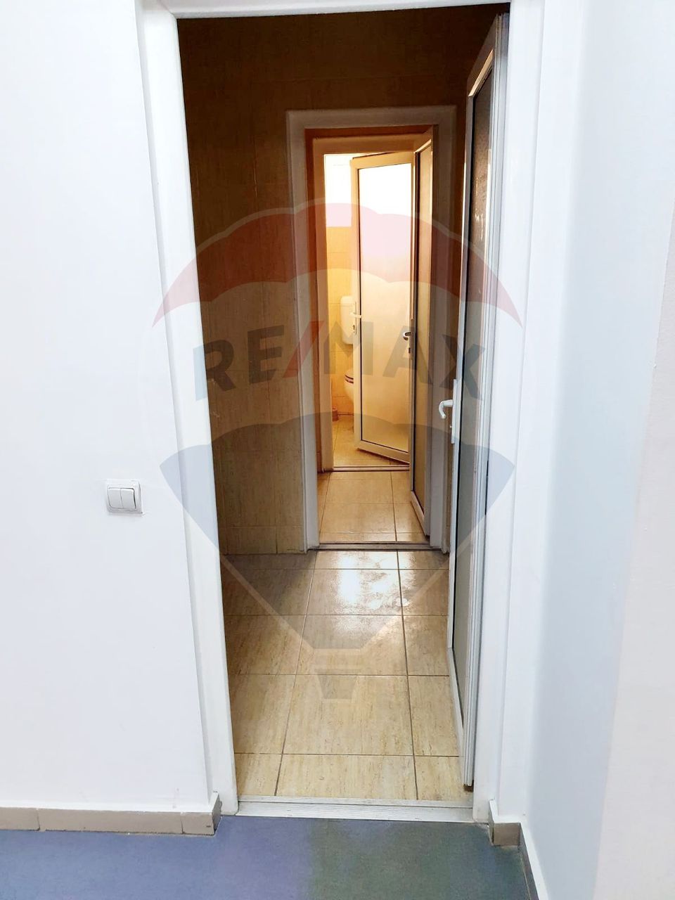 150sq.m Commercial Space for rent, Central area