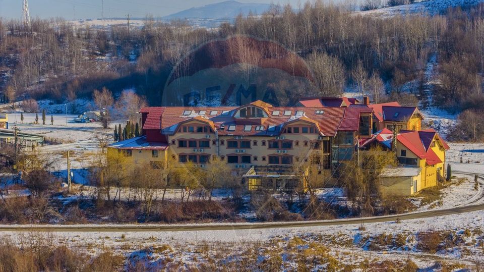 Activ Hotelier SubEvaluat | 18.000 mp construiti | 3 ha teren | BRASOV
