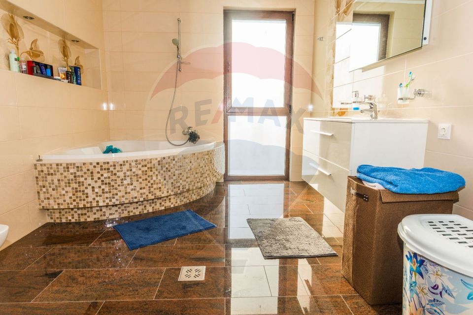 Vila in stil  mediterenean, lux,  în statiunea balneoclimaterica Covasna