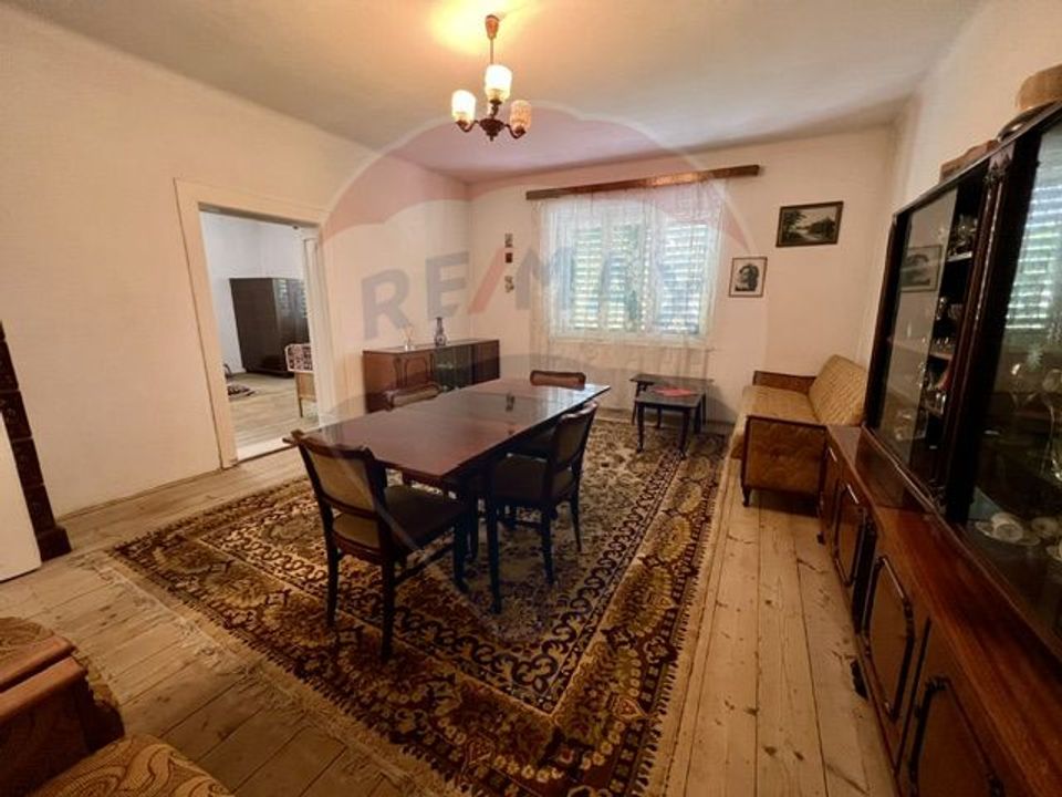 Apartament la casa de vanzare