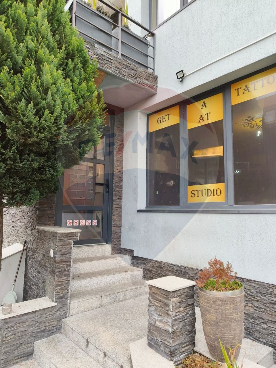 165sq.m Commercial Space for rent, Plopilor area