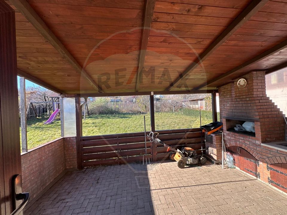 Casă / Vilă cu 5 camere de închiriat