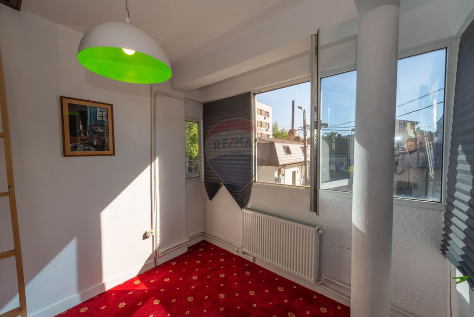 House / Villa with 3 rooms for rent Pargarilor Stefan cel Mare street