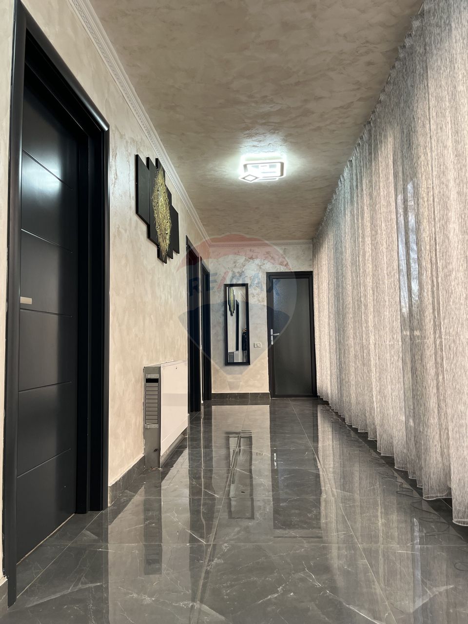 5 room House / Villa for sale, Sud area